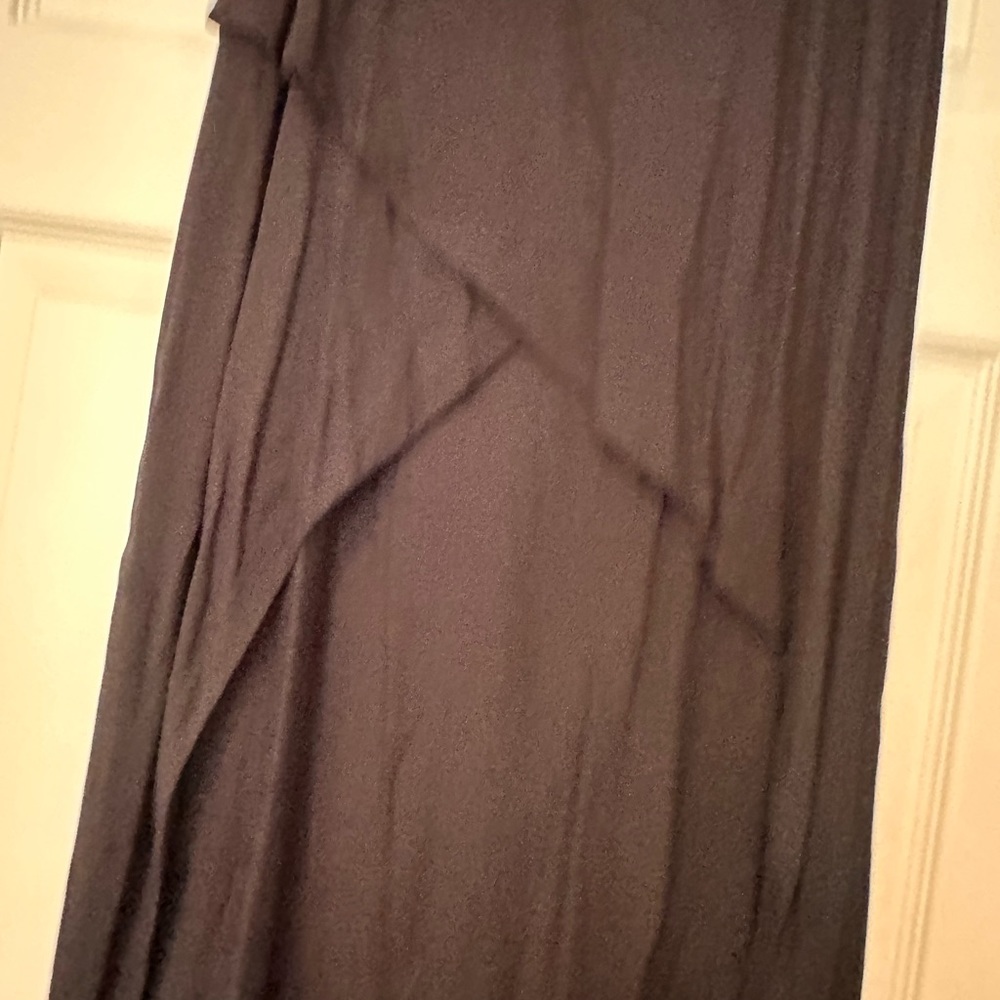 Forever 21 black skirt high lo